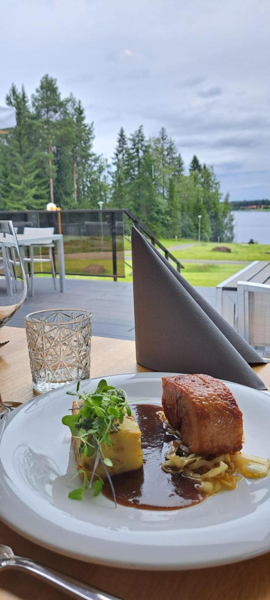 Hotel Aateli Lakeside Vuokatti Buitenkant foto