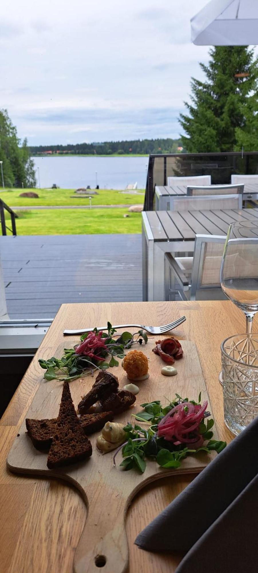 Hotel Aateli Lakeside Vuokatti Buitenkant foto